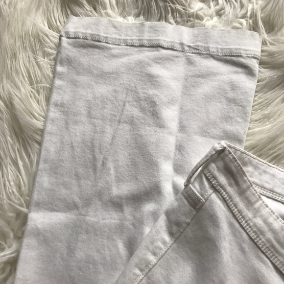 Gap Front Pocket Flares - Picture 4 of 7